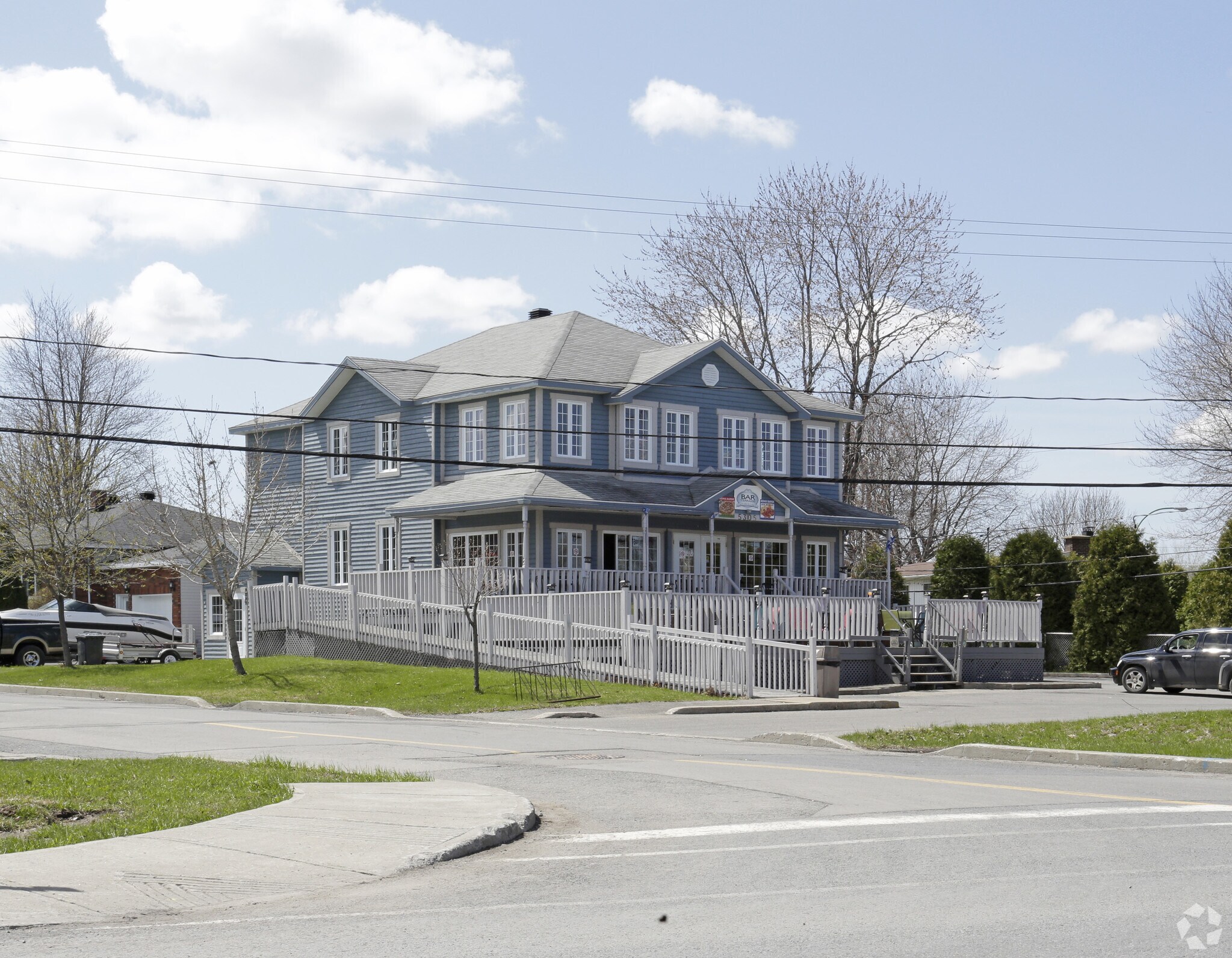 5305 Boul Marie-Victorin, Ste-Catherine, QC for sale Primary Photo- Image 1 of 1