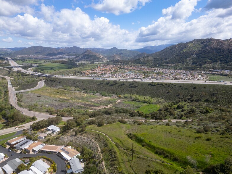 3309 San Rey Lane, Fallbrook, CA à vendre - Photo du bâtiment - Image 3 de 27