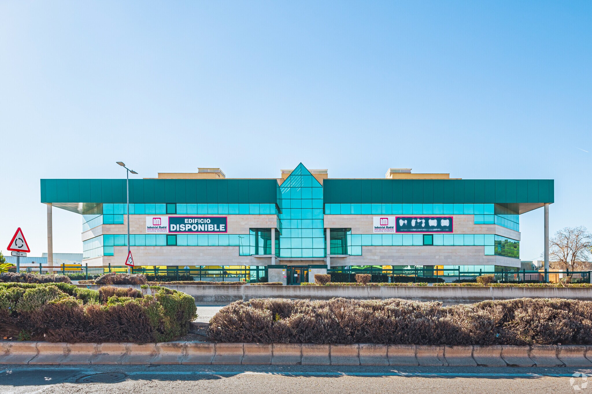 Office in Arganda del Rey, Madrid for sale Primary Photo- Image 1 of 16