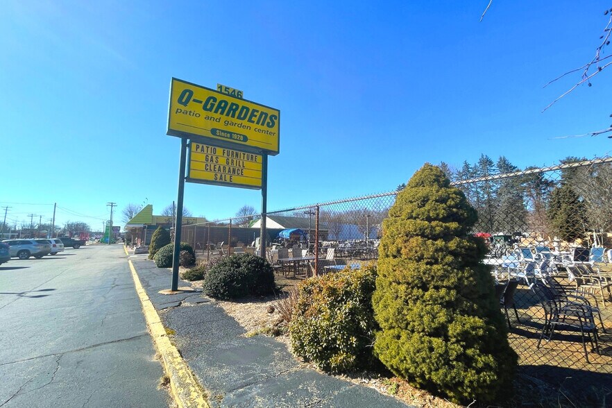 1546 Boston Post Rd, Milford, CT à vendre - Photo du bâtiment - Image 2 de 6