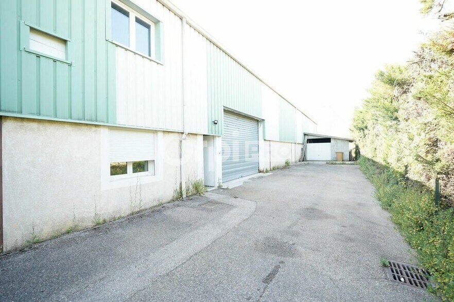 8 Rue D'Italie, Mions for lease - Building Photo - Image 2 of 12