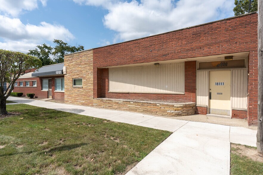 18101-18111 E Warren Ave, Detroit, MI à louer - Photo du bâtiment - Image 3 de 5