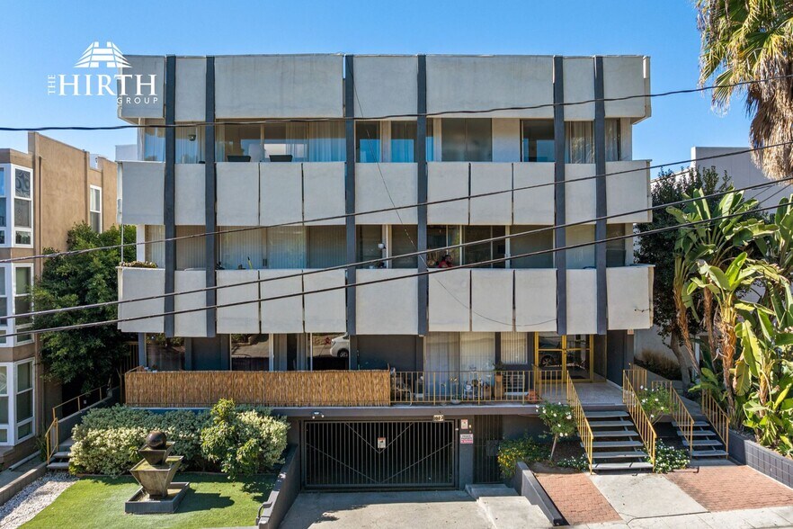 1627 N Poinsettia Pl, Los Angeles, CA à vendre - Photo du bâtiment - Image 3 de 23