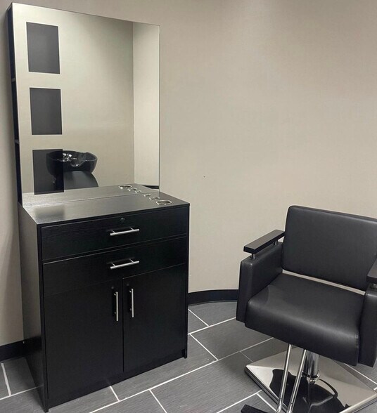 2915 S Sam Houston Pky E, Houston, TX à louer - Photo intérieure - Image 3 de 6