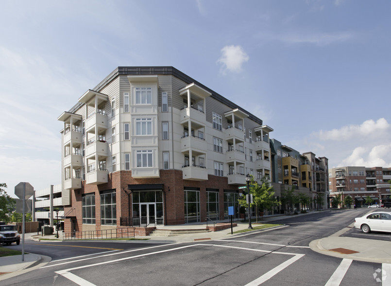 19 Town Square Blvd, Asheville, NC à vendre - Photo principale - Image 1 de 1