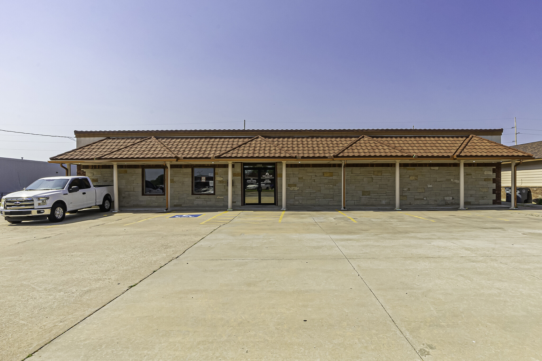 1302 SW Lee Blvd, Lawton, OK for sale Building Photo- Image 1 of 1