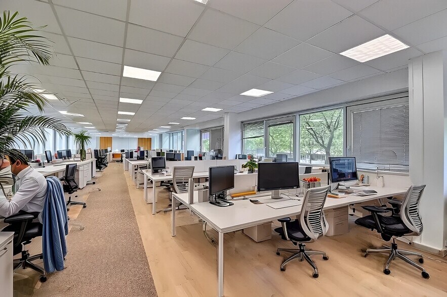 Office in Paris for lease - Interior Photo - Image 1 of 6