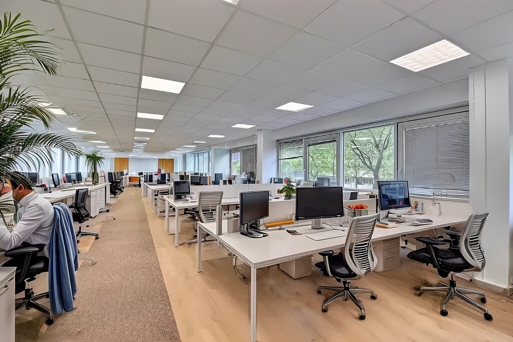 Office in Paris for lease Interior Photo- Image 1 of 7