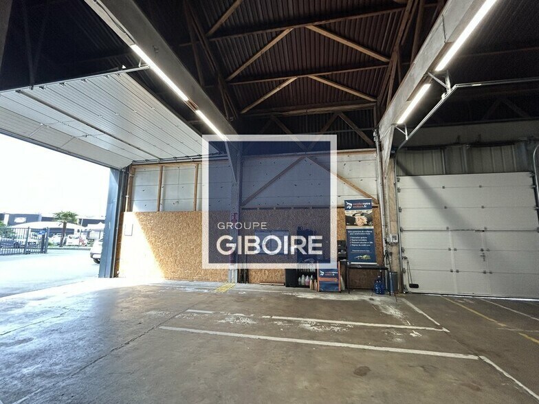 Flex in Vezin-le-Coquet for lease - Interior Photo - Image 3 of 12