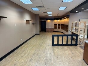 3819 Rivertown Pky SW, Grandville, MI for lease Interior Photo- Image 2 of 6