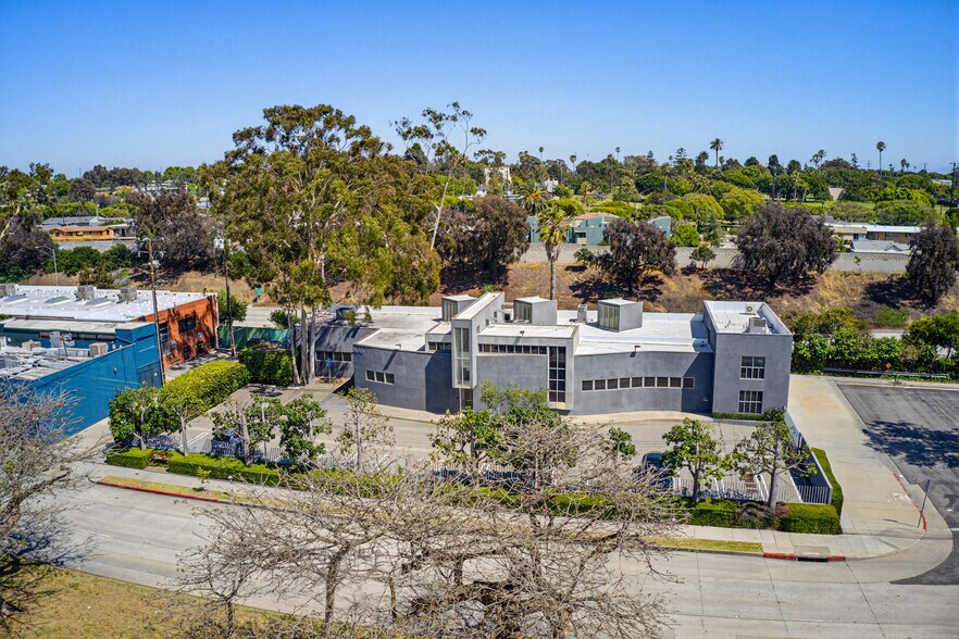 1500 Olympic Blvd, Santa Monica, CA à vendre - Photo du bâtiment - Image 3 de 16