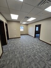 508 W 48th St, Kearney, NE à louer Photo intérieure- Image 2 de 4