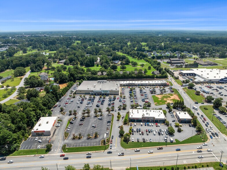 479 Bypass 72 NW, Greenwood, SC à louer - Photo du bâtiment - Image 3 de 6