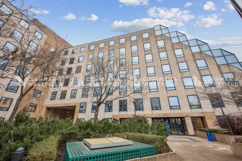 2 Rue De La Renaissance, Antony à louer - Photo du bâtiment - Image 2 de 2