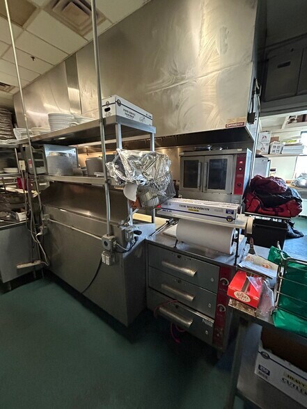 580 Wolcott St, Waterbury, CT à louer - Photo intérieure - Image 3 de 5