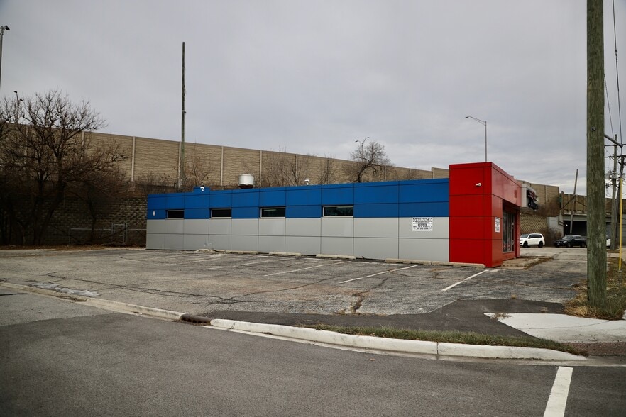 4750 N 25th Ave, Schiller Park, IL for sale - Building Photo - Image 3 of 13