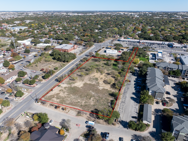 2.68 acres on Babcock rd, San Antonio, TX à vendre - Photo du bâtiment - Image 3 de 17