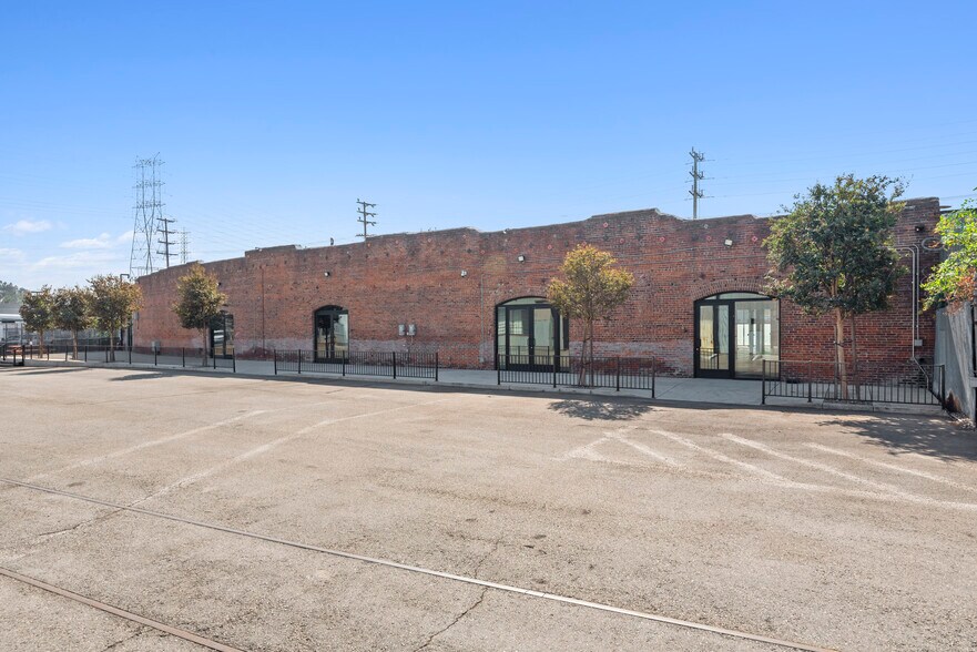 2156 Bay St, Los Angeles, CA à vendre - Photo du bâtiment - Image 2 de 24