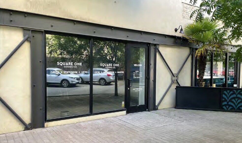 2015 1st Ave N, Birmingham, AL à louer - Photo du bâtiment - Image 2 de 8