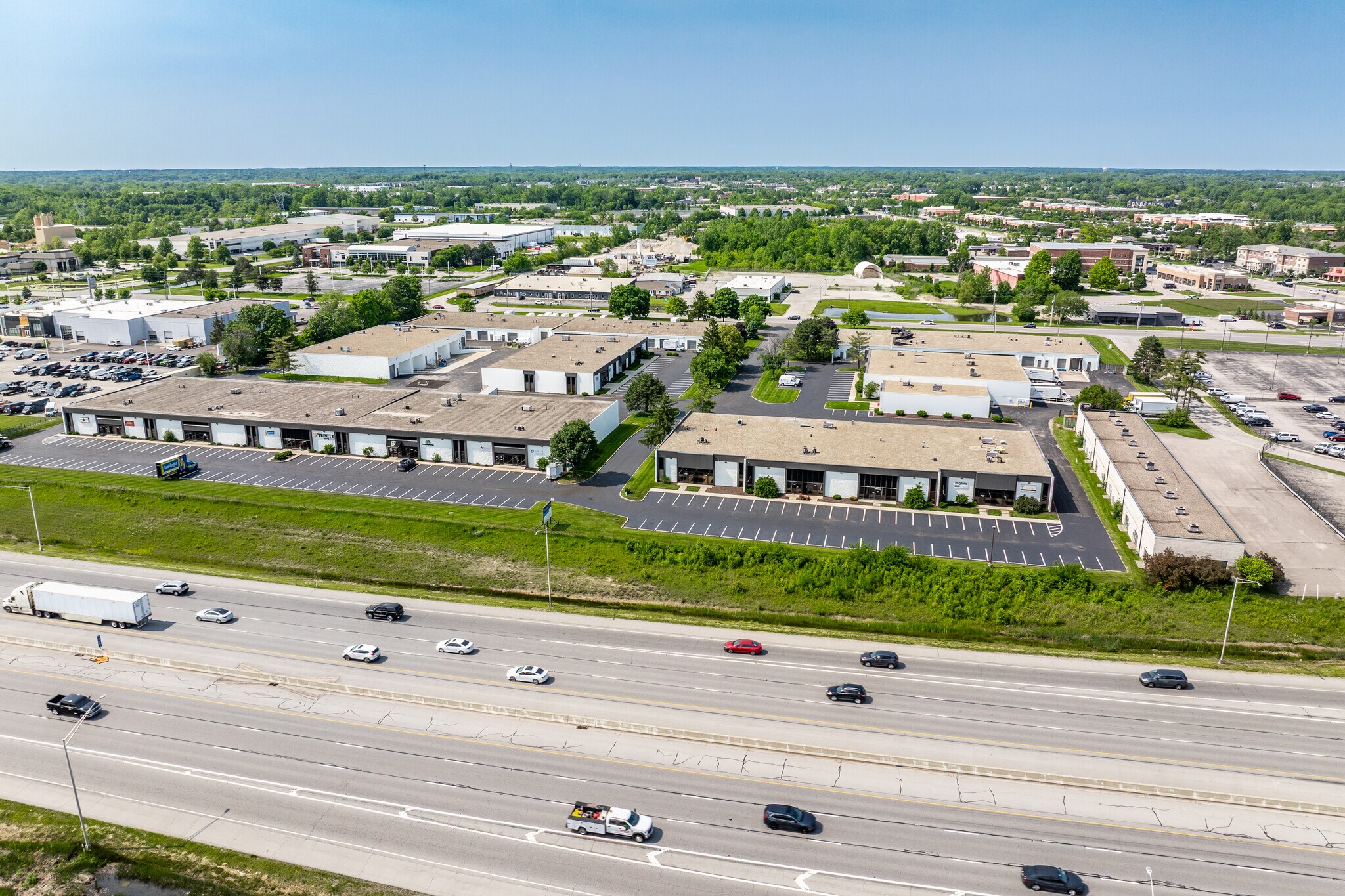 4305-4337 W 96th St, Indianapolis, IN à louer Photo du bâtiment- Image 1 de 7