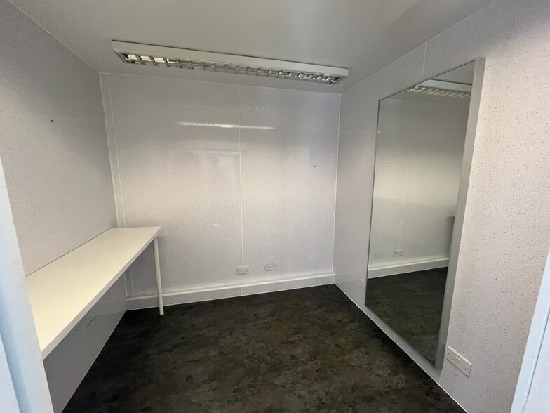 14 Heath Rd, Rosyth for lease - Interior Photo - Image 3 of 3