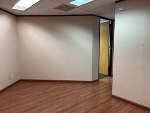 11615 Forest Central Dr, Dallas, TX for lease Interior Photo- Image 2 of 4