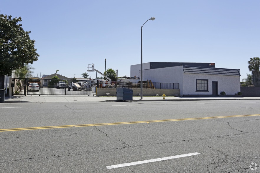 9620 Alondra Blvd, Bellflower, CA for sale - Building Photo - Image 2 of 2