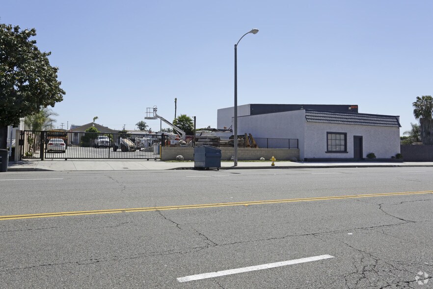 9620 Alondra Blvd, Bellflower, CA à vendre - Photo du bâtiment - Image 2 de 2