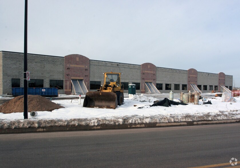 580-600 Hayward Ave, Oakdale, MN à louer - Photo du bâtiment - Image 2 de 22