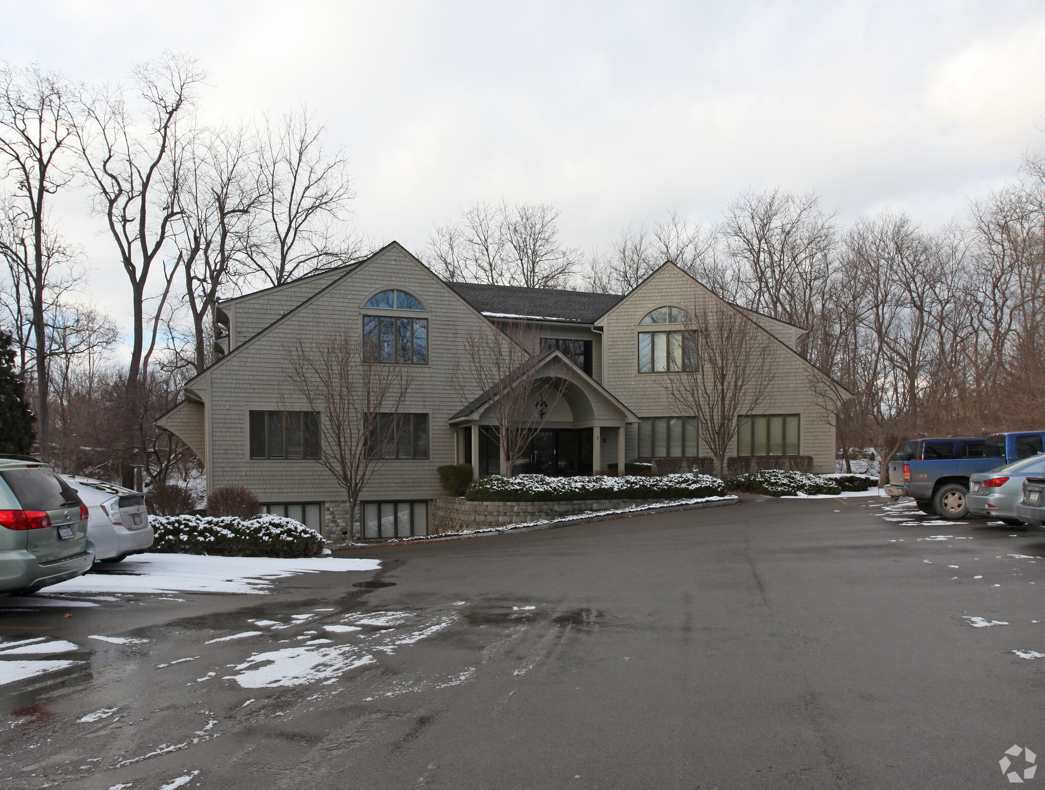 1 Lockwood Dr, Pittsford, NY for lease Primary Photo- Image 1 of 4