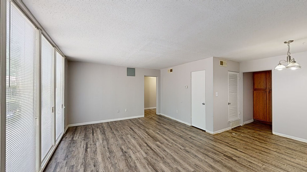 543 N Mendenhall Rd, Memphis, TN à vendre - Numérisation 3D de Matterport - Image 2 de 25