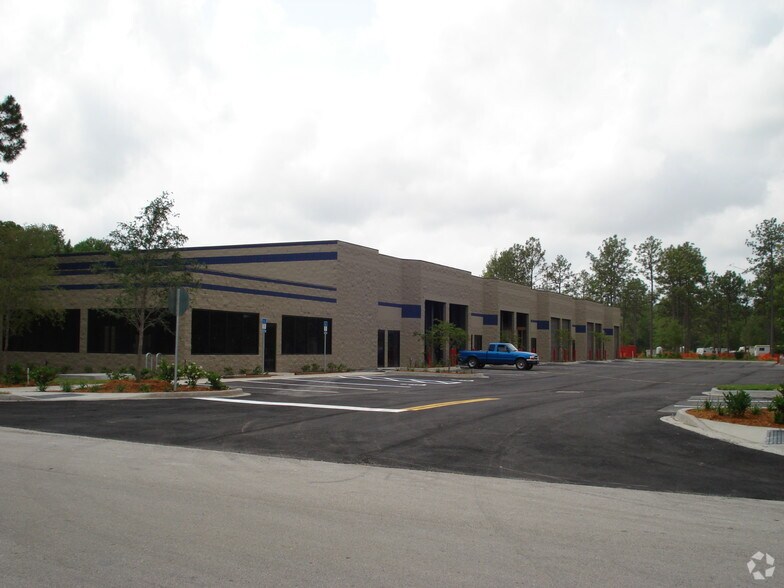 6970 Business Park Blvd, Jacksonville, FL à louer - Photo du bâtiment - Image 2 de 5