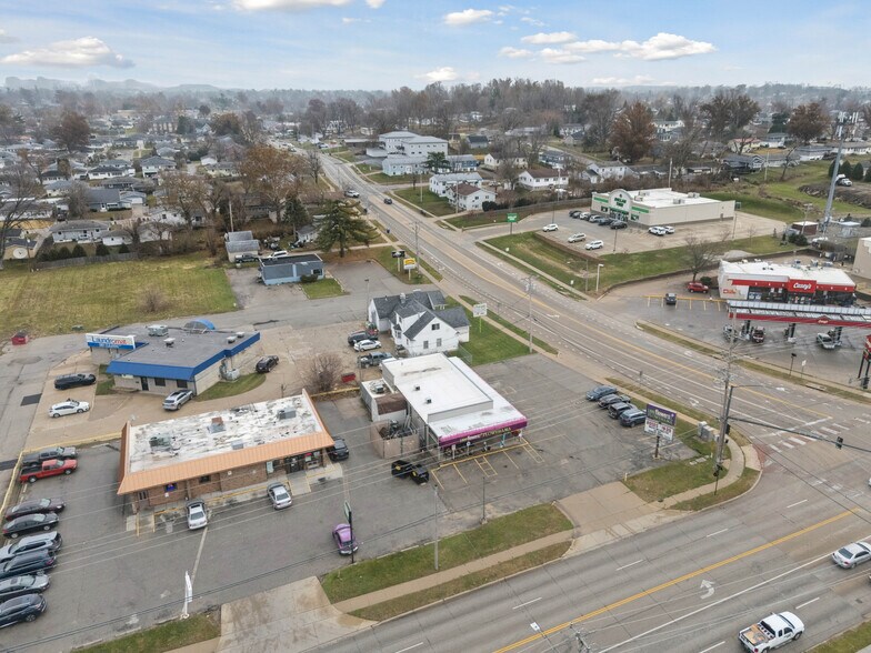 3326 Johnson Ave NW, Cedar Rapids, IA à vendre - Photo du bâtiment - Image 3 de 8