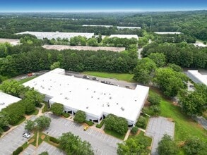 5242 Royal Woods Pky, Tucker, GA for lease Interior Photo- Image 1 of 5