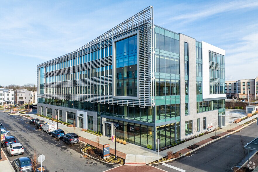 203 Squire Dr, Newtown Square, PA for lease - Primary Photo - Image 1 of 8