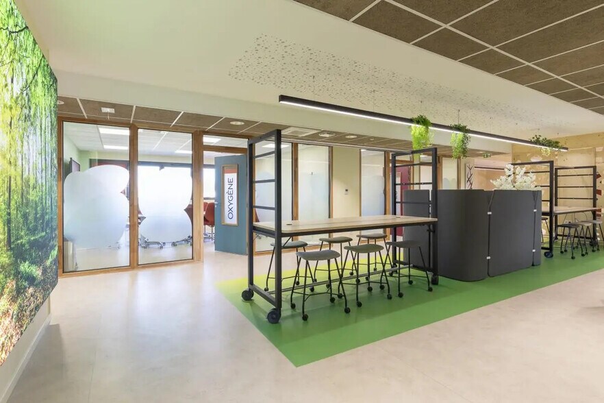 244 Rue Du Point Du Jour, Saint-Denis-lès-Bourg à louer - Photo intérieure - Image 2 de 25