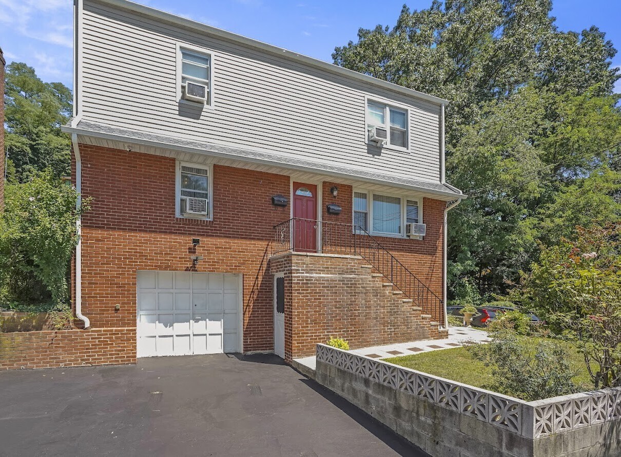 25 Montague St, Yonkers, NY for sale Building Photo- Image 1 of 24
