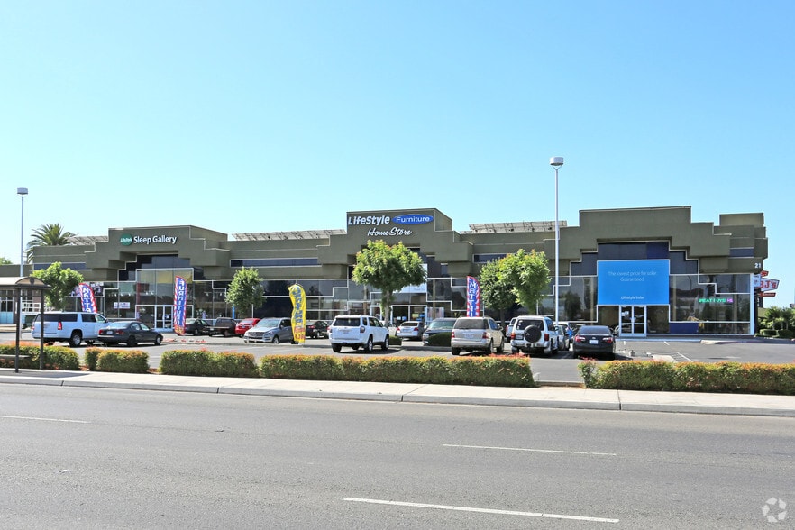 21 E Shaw Ave, Fresno, CA for lease - Building Photo - Image 3 of 5