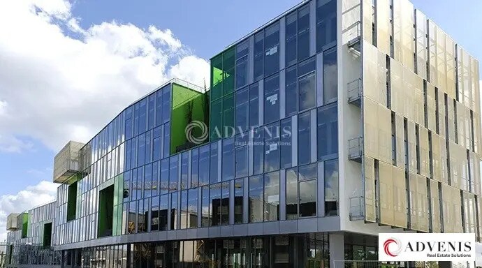 Office in Lille for lease - Building Photo - Image 1 of 9