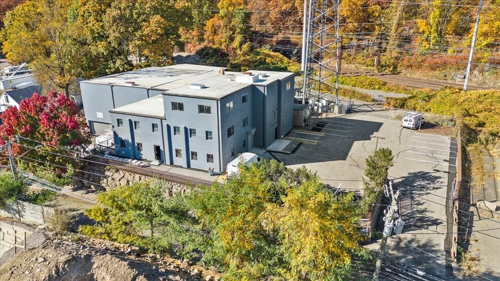 50 Rockland Rd, Norwalk, CT for lease - Building Photo - Image 3 of 12