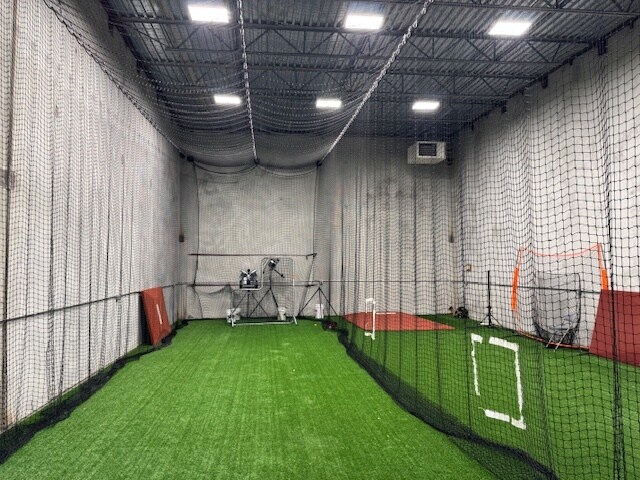 230 Cutler Dr, North Salt Lake, UT à vendre - Photo du bâtiment - Image 3 de 11