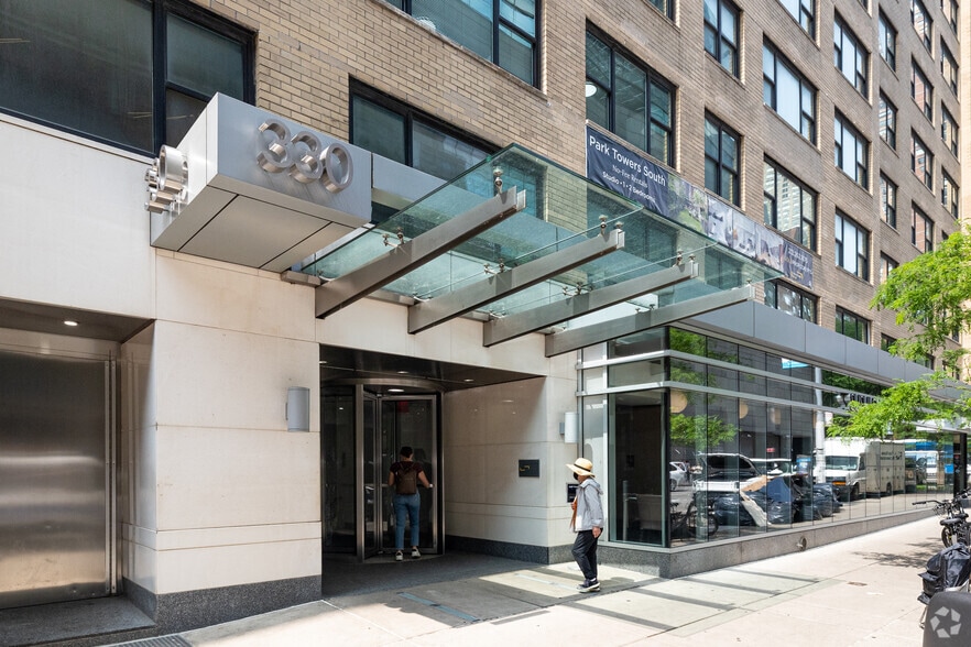 330 W 58th St, New York, NY for lease - Building Photo - Image 2 of 12