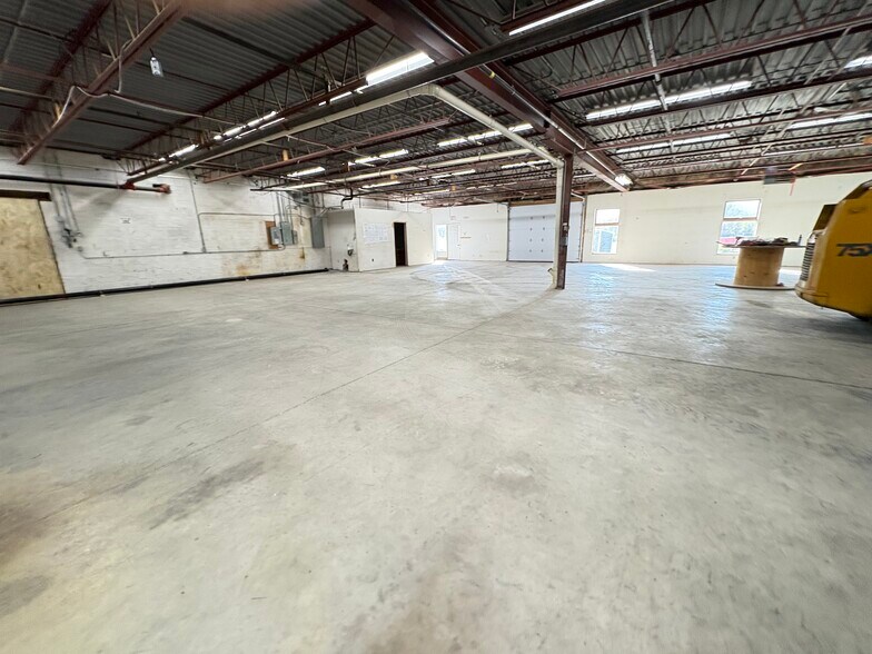 115 Centennial Rd, Shelburne, ON for lease - Building Photo - Image 3 of 7