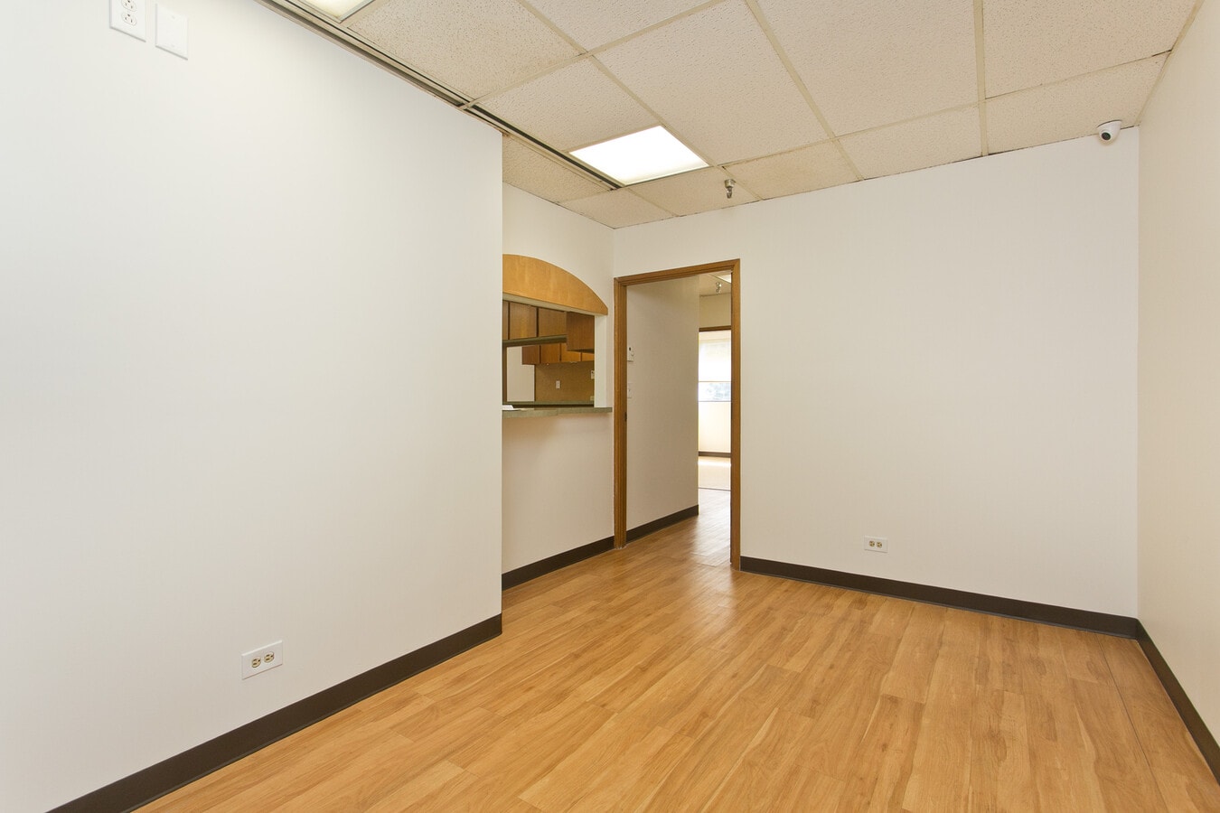 321 N Kuakini St, Honolulu, HI 96817 - Unité 307 - - Photo intérieure - Image 2 of 15