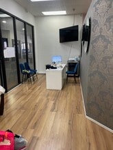 2901 N 10th St, McAllen, TX for lease Interior Photo- Image 1 of 4