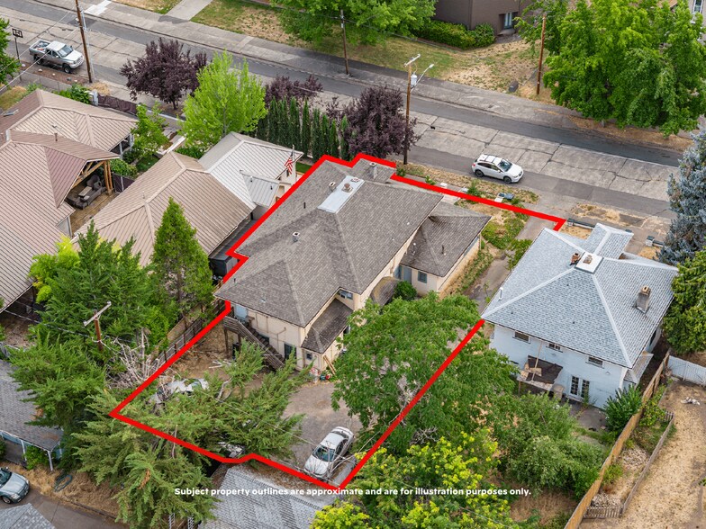 807 NW 5th St, Grants Pass, OR à vendre - Photo du bâtiment - Image 2 de 40