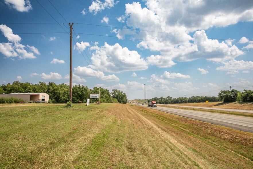 20 Red Tip Lane, Brenham, TX à vendre - Photo du bâtiment - Image 3 de 20