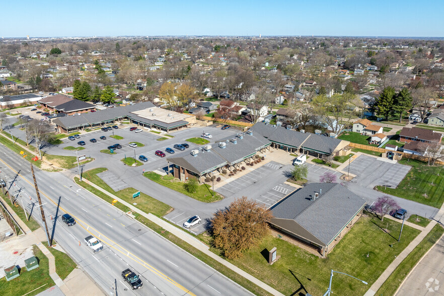 7501-7611 Douglas Ave, Urbandale, IA for lease - Aerial - Image 1 of 10