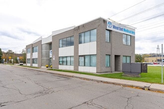 10 Ewen Rd, Hamilton, ON à louer Photo du bâtiment- Image 1 de 12