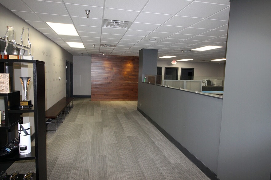 229 W Berry St, Fort Wayne, IN for sale - Building Photo - Image 3 of 14